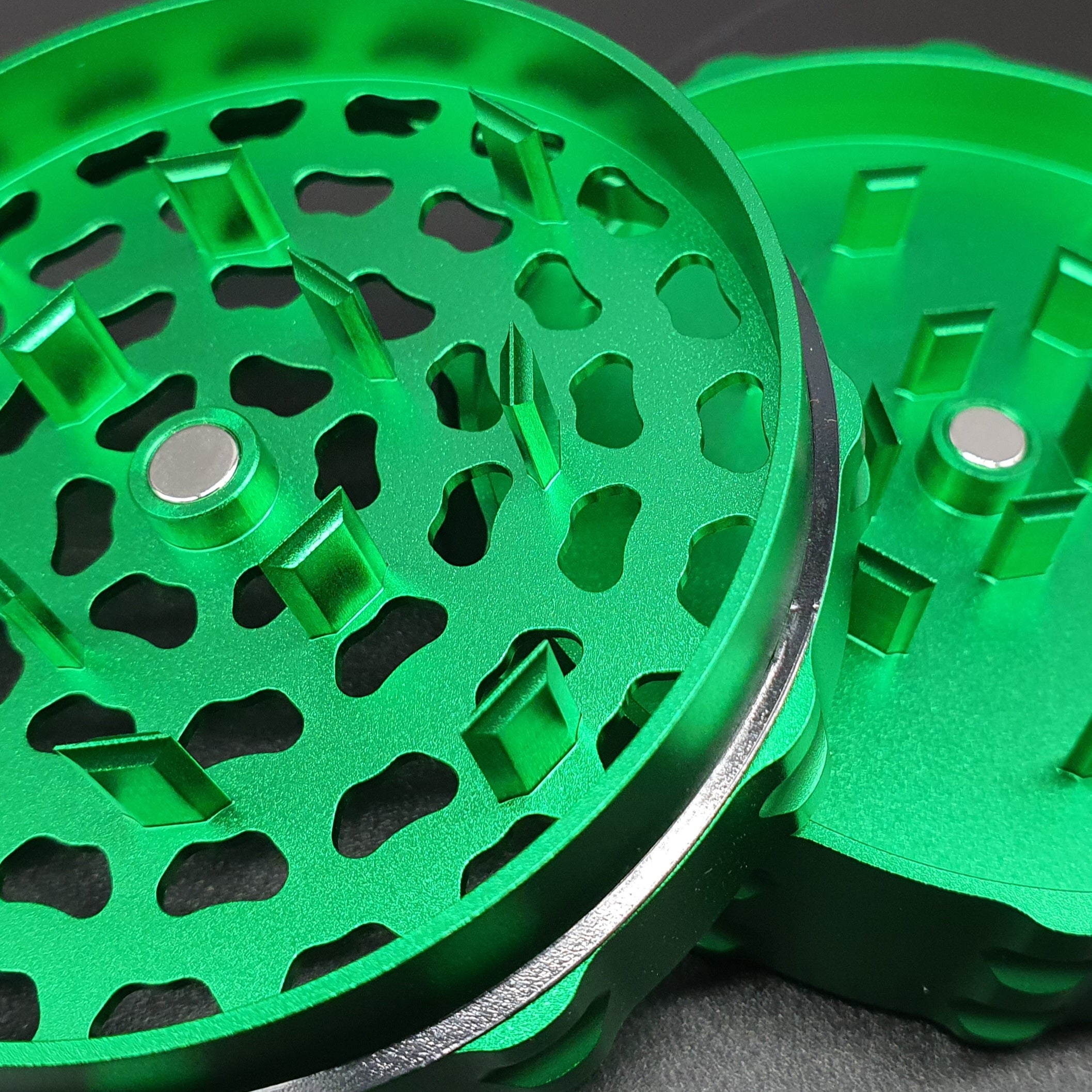 Phoenician Grinders – Recommended Vape Supplies